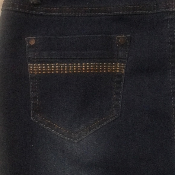 Blue Jean skirt - Picture 3 of 3